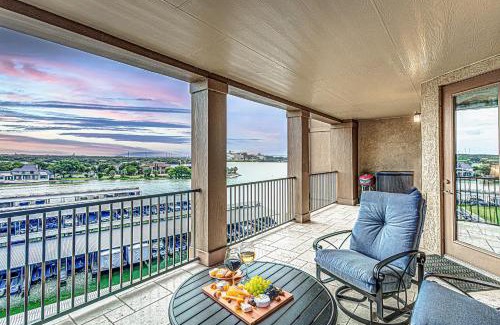 Horseshoe Bay House | Chic 2BD with Balcony Pool Hot Tub & Marina Views