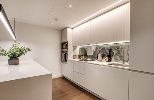 White City Apartment | Modern 2BR Retreat with Breakfast Near Westfield