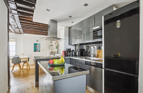 Bonne-Nouvelle Apartment | Stylish 2BR Retreat Near Rue Montorgueil - Family Friendly