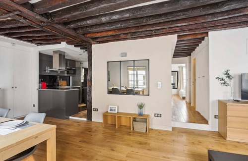 Bonne-Nouvelle Apartment | Stylish 2BR Retreat Near Rue Montorgueil - Family Friendly
