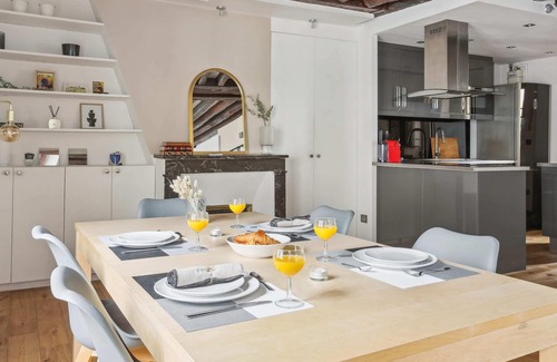Bonne-Nouvelle Apartment | Stylish 2BR Retreat Near Rue Montorgueil - Family Friendly