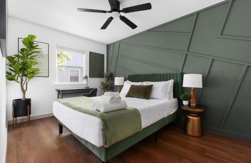 South Lamar Apartment | Chic 2BR Escape Sleeps 8 w Private Patio