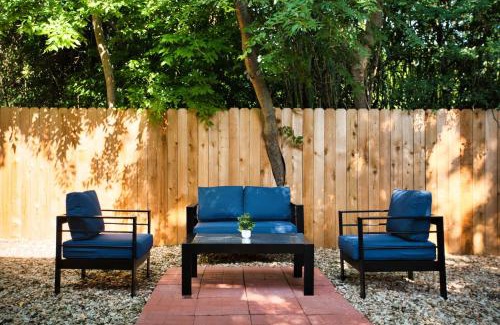 South Lamar Apartment | Chic 2BR Escape Sleeps 8 w Private Patio