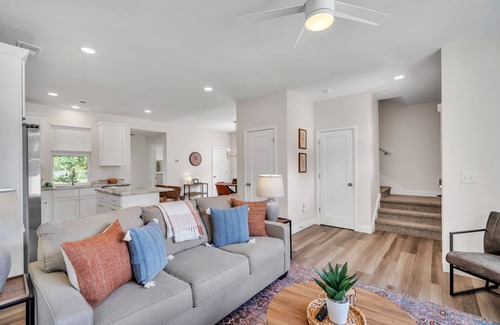 Taylors House | Stylish 3-Bedroom Retreat Near Downtown Greenville