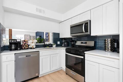 South Lamar House | Chic 3-Bedroom Getaway in Central Austin