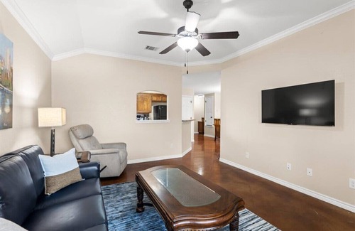 Temple House | Chic 3BR Home in a Top-Rated Location!
