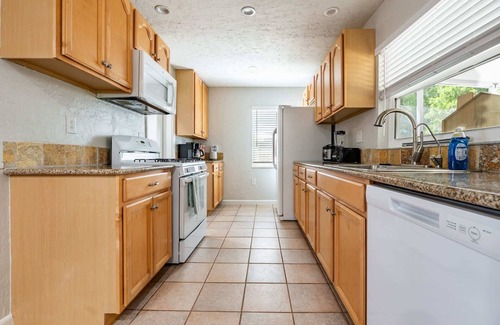 Lakeland House | Chic 3BR Lakeland Home, Fenced Yard, Sleeps 11