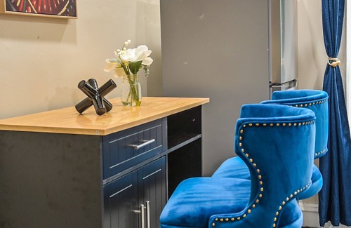 Germantown House | Stylish 4BR Retreat with Backyard in Philadelphia