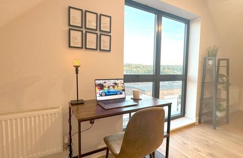 Royal Tunbridge Wells Apartment | Stylish Apartment with Pet-Friendly Amenities and Top Ratings