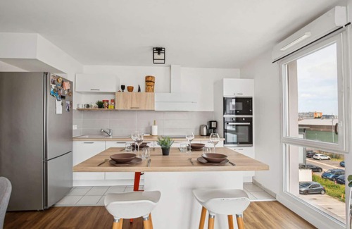 Bezons Apartment | Chic and comfortable apart with Parking and balcony