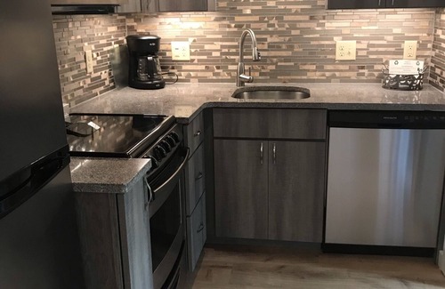 Maple City Condo | Book Your Oceanfront Escape: Rated 9.6/10 with Pool & Spa