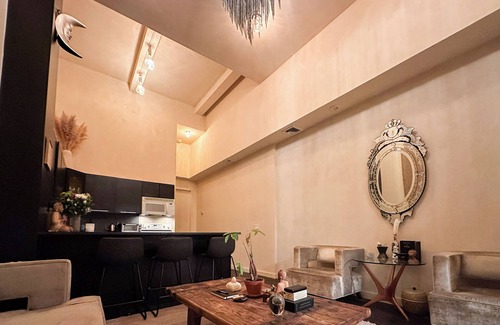 Tribeca House | Stylish TriBeCa Loft with Breakfast and Family-Friendly Space