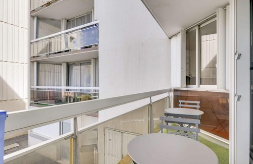Saint-Germain-en-Laye Apartment | Modern Apartment with Parking & Family-Friendly Amenities
