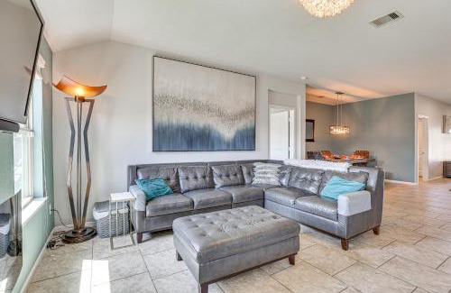 Katy House | Tranquil Katy Retreat with Inviting Community Pool
