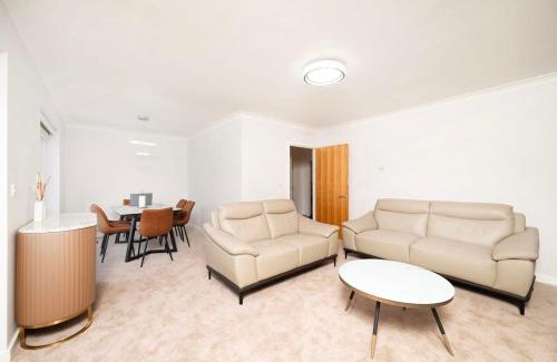 Yeading House | Stylish 3BR Family Home with Garden and Child-Friendly Amenities