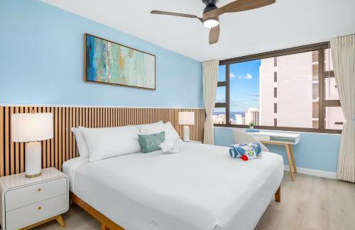 Waikiki Apartment | Elegant Waikiki Beach Ocean View with Pool and Hot Tub