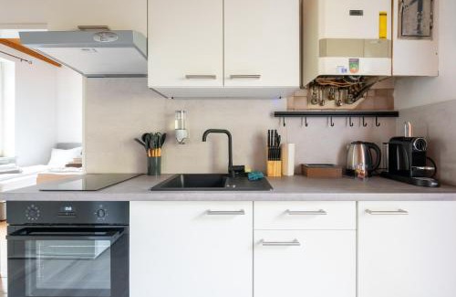 Leoben Apartment | Chic Apartment in Leoben - Balcony & Easy City Access