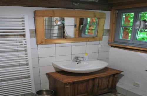 Heringen Apartment | Modern Apartment in Thuringia with Sauna & Family Friendly