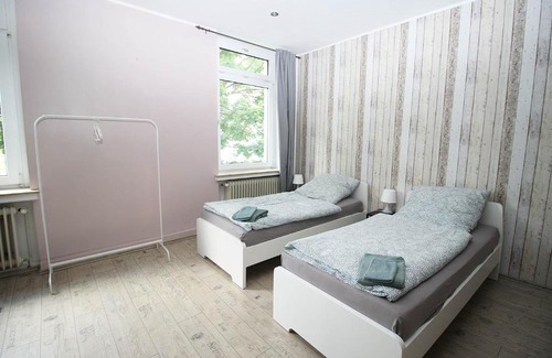 Wuppertal Apartment | Stylish Apartment with Balcony - Rated 10/10 by Guests