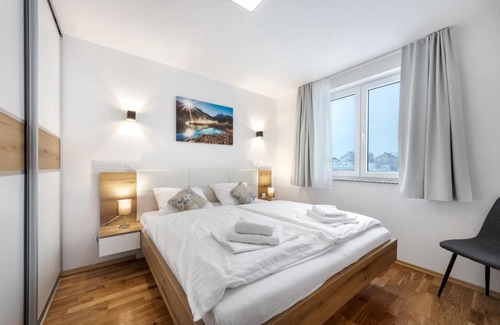 Mojstrana Apartment | Modern Apartments with Finnish Sauna and Ocean Views