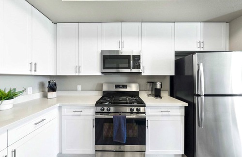 Sparks Apartment | Trendy Apartment with Jacuzzi, Pool, & Mountain Views