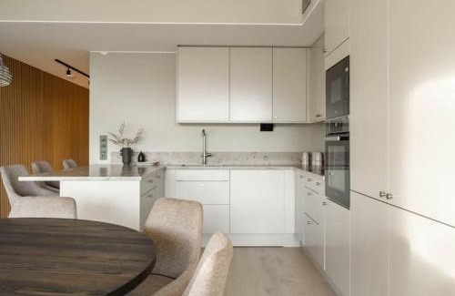 Are Apartment | Stylish Ski-in-Ski-out Apartment for 6 with Sauna Access