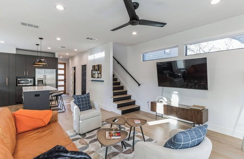 Holly House | Stylish Austin Retreat with Rooftop Patio - Steps to Dining