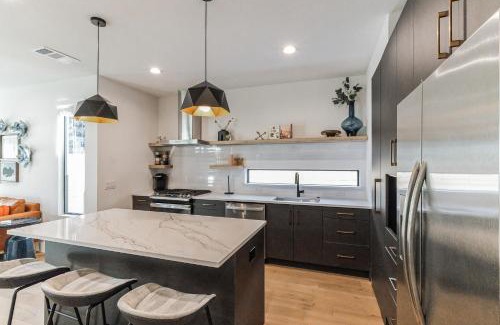 Holly House | Chic Austin Getaway brand new with rooftop patio