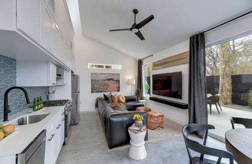 East MLK House | Trendy Austin Home with Private Back Deck & Family Amenities
