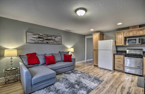 Battle Ground Apartment | Stylish Battle Ground Apartment - Close to Vancouver Adventures!