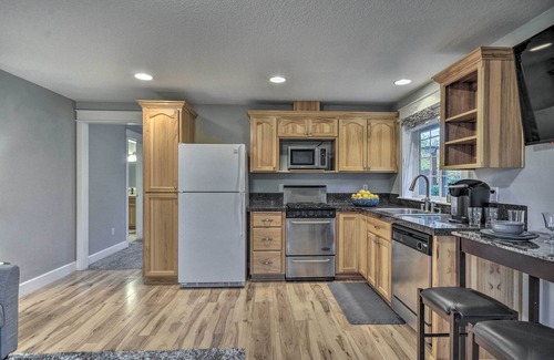 Battle Ground Apartment | Stylish Battle Ground Apartment - Close to Vancouver Adventures!