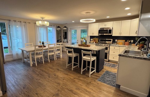 Taylors Falls House | Charming Remodeled Retreat with Hot Tub and Firepit