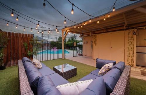 North Hollywood House | Private Pool Oasis with Ocean View - 4-Star Escape