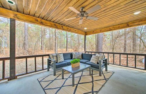 Hochatown Apartment | Relaxing Broken Bow Getaway with Hot Tub & Fire Pit