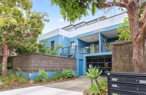 Brookvale Apartment | Trendy Brookvale Unit with Expansive Balcony for Families