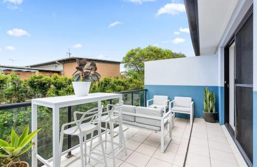 Brookvale Apartment | Trendy Brookvale Unit with Expansive Balcony for Families