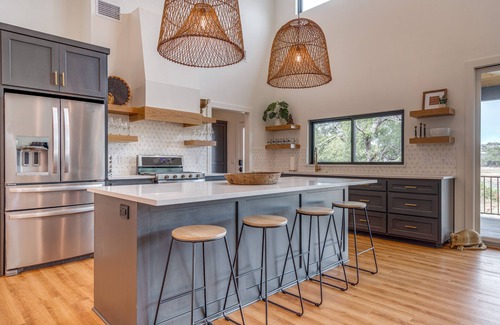 Council Creek South House | Stylish Burnet Home on Lake Buchanan with Spa and Fireplaces