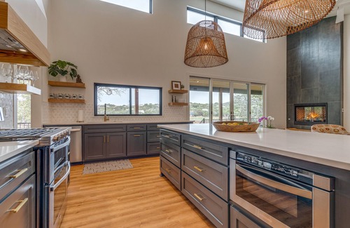 Council Creek South House | Stylish Burnet Home on Lake Buchanan with Spa and Fireplaces