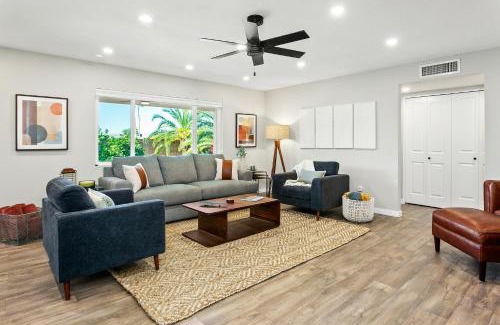 Parque Vista Estates House | Trendy Chic Cactus: 4-Star Pet Friendly Retreat