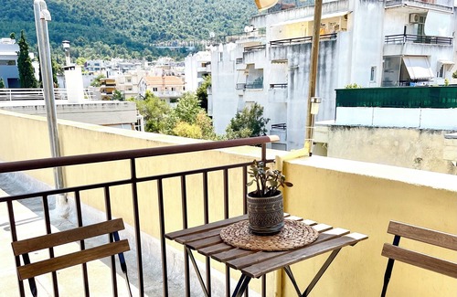 Agia Paraskevi Apartment | Stylish Central Studio with Kitchen in Athens' Northern Area