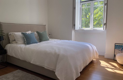 Sao Sebastiao da Pedreira Apartment | Bright and Centrally Located 1bd Lisbon with Spa Access