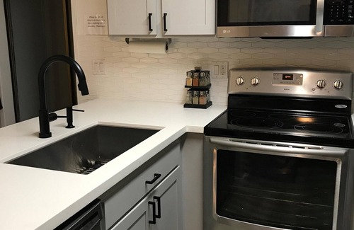 Mammoth Lakes Condo | Stylish Chamonix Chalet Near Canyon Lodge with Pool & Spa