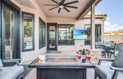 Chandler House | Stylish Chandler Resort with Heated Salt Pool & Firepit!