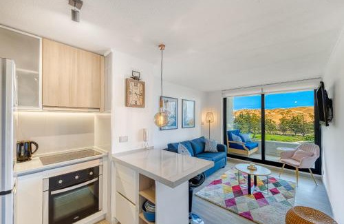 Concon Apartment | Coastal Retreat: Chic Coast 1D with Oceanfront Views