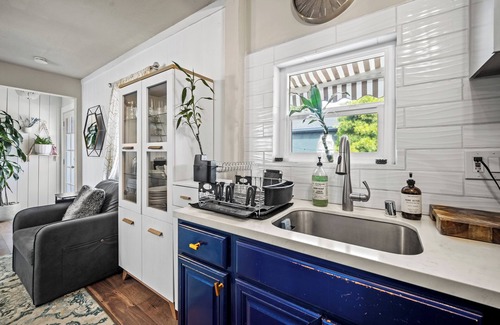 Seaside House | Chic comfort just a stroll from the sea!