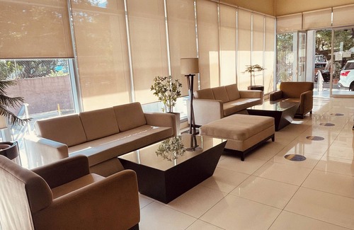 Ermita Apartment | Chic condo in marvelous Manila with parking, fitness room, WiFi near US Embassy