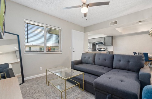 Camelback East Apartment | Modern Condo Steps from Downtown with Pool & Parking