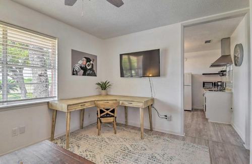 Ingleside Apartment | Stylish Condo with Screened Patio, Pet-Friendly Retreat