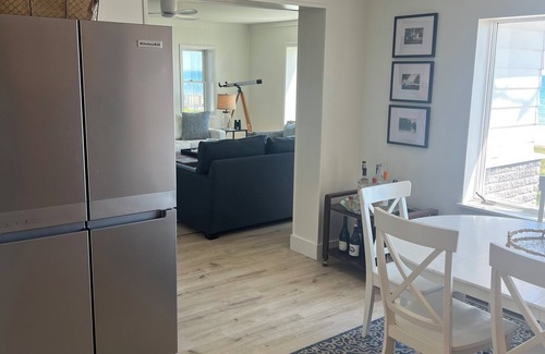 Tawas City Cottage | Chic cottage in Tawas City with stunning views