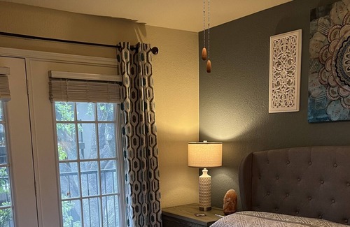 Allandale Condo | Chic & Cozy Condo: Top-Floor/2BR/2BA in Central Austin Allandale Neighborhood